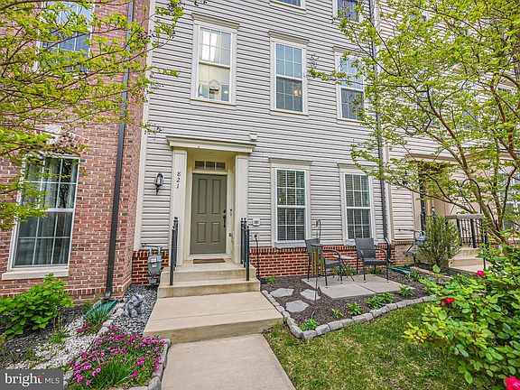 3rd image of 821 Basswood Dr