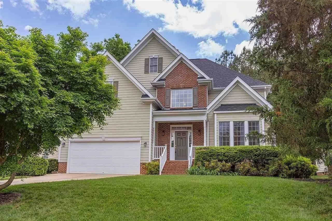 5 bed, 2449 sqft, $3,300 — Photo 1