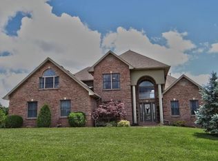 402 Pheasant Run Rd, Jefferson City, MO 65109
