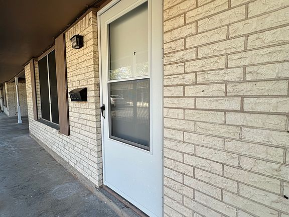3rd image of 8309 Hathaway Dr Unit A