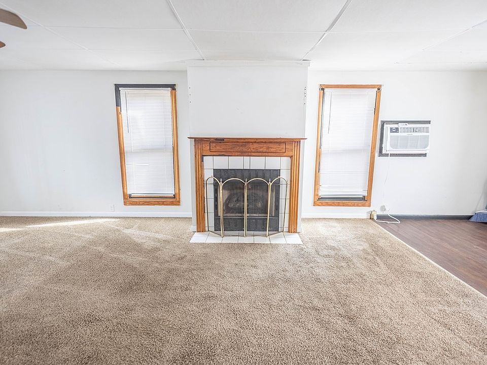 19th image of 713 N Franklin St