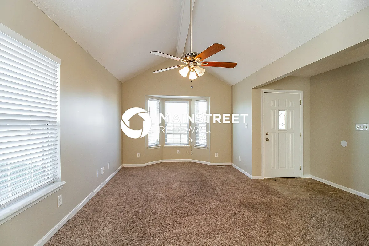Building Photo - 7913 Kenhurst Dr