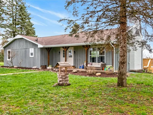 5565 Desmith Rd, Newark, NY 14513