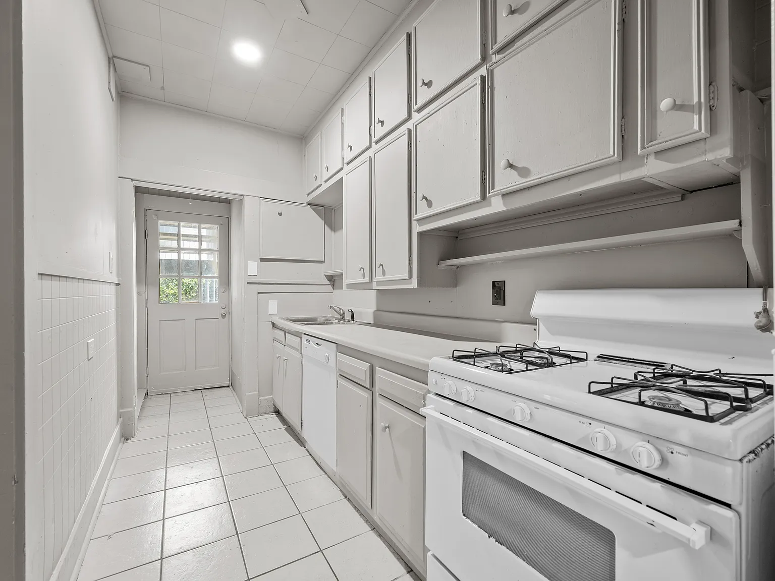 1 bed, 1000 sqft, $1,088 — Photo 3