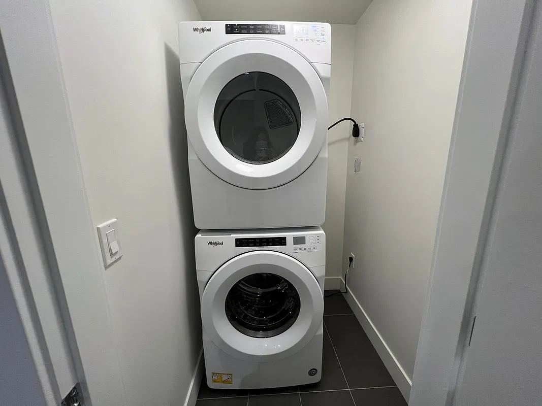 1 bed, 575 sqft, $2,050 — Photo 2