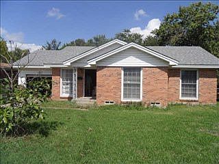1st image of 8627 Woodcastle Dr