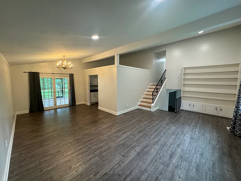 616 Cross Bridge Cir — Photo 5