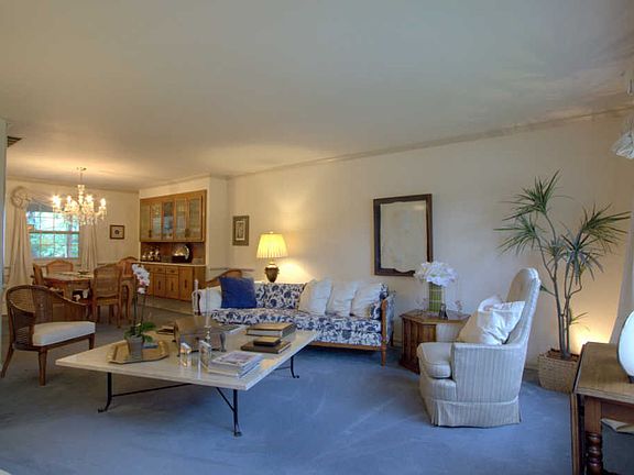 4th image of 702 Park Lane Dr