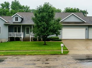 827 Greenfield St NE, Cedar Rapids, IA 52402