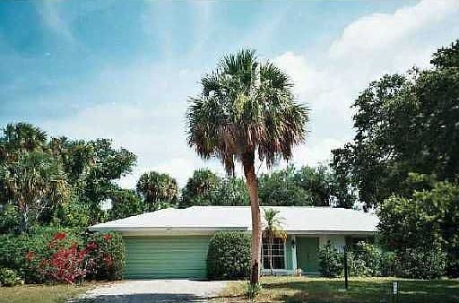 1st image of 575 Bougainvillea Ln