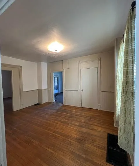 220 E Brady St #LOWER — Photo 7