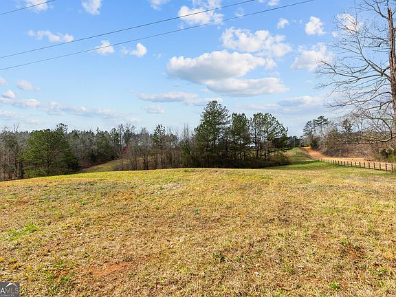 3rd image of 340 Noles Rd