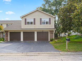 67 Willow Cir, Cary, IL 60013