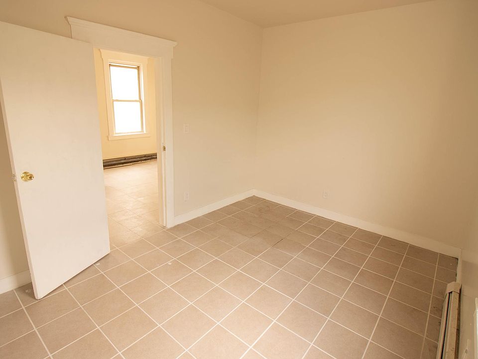 1st image of 550 15th Ave #1