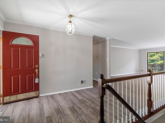 4th image of 15918 Dolphin Dr