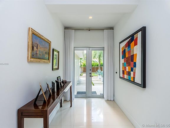2nd image of 455 E Di Lido Dr