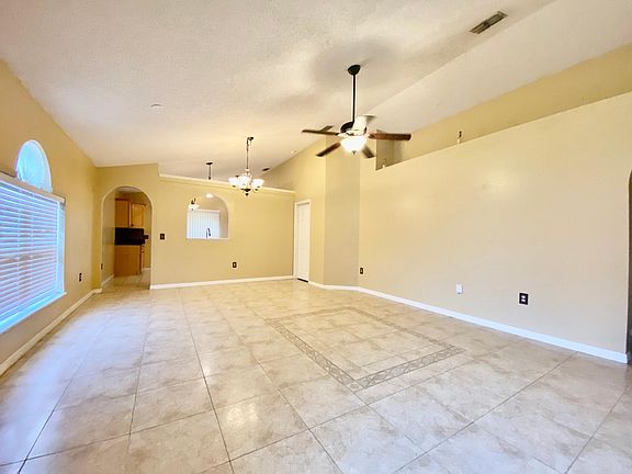 5th image of 10313 Kalega Chase Ct