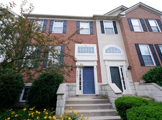 117 Rachel Ave #403, Willow Springs, IL 60480