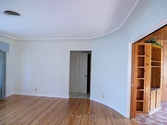 Curved Plaster walls