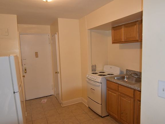 5th image of 806 Ocean Ave APT 3C