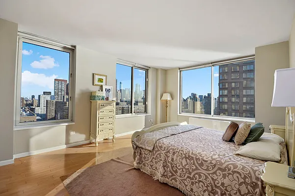 Rented by Corcoran | media 8