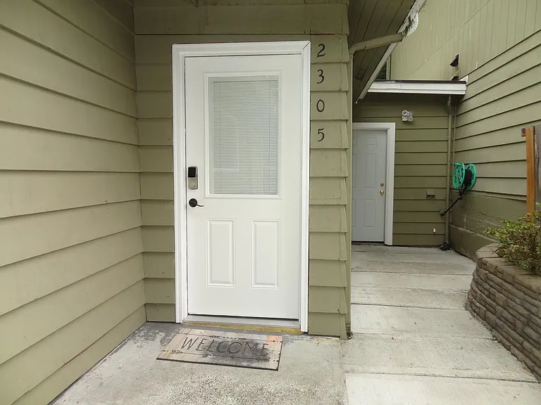 2305 NE 89th St — Photo 3