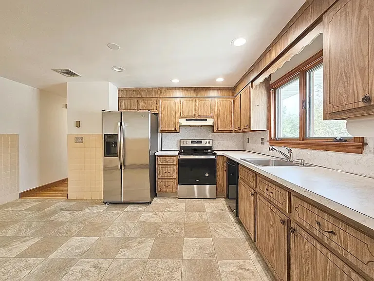 50 Lee St #2 — Photo 7