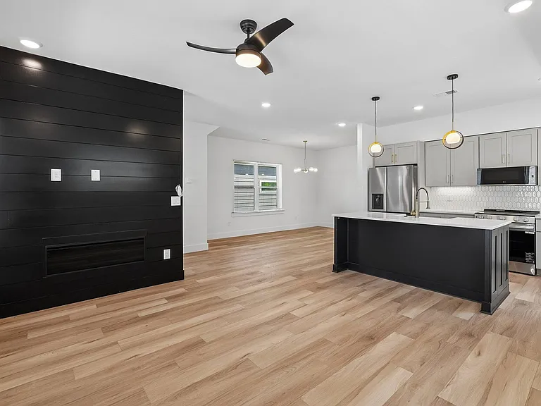 1241 N Avondale Cir — Photo 13