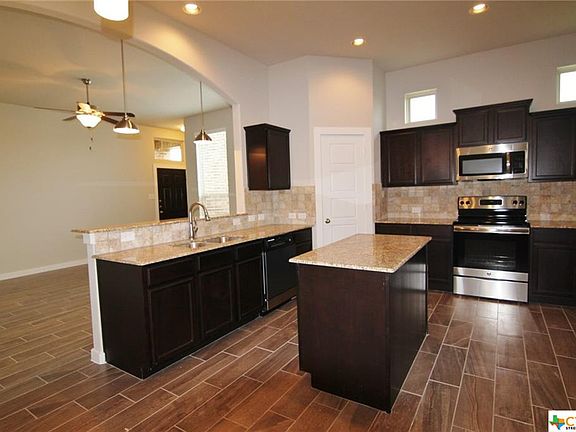 4th image of 569 Creekside Frst