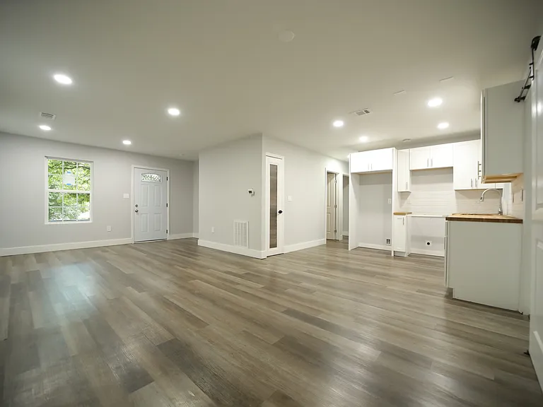 342 Lincoln St SW — Photo 4