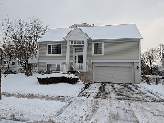 3rd image of 909 Mayfair Ct
