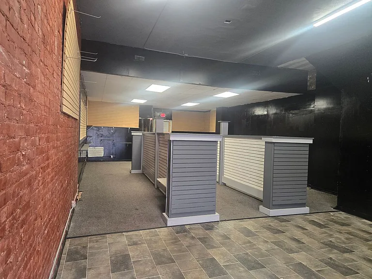958-960 N 27th St. - 3 Units + 1 Commercial — Photo 2