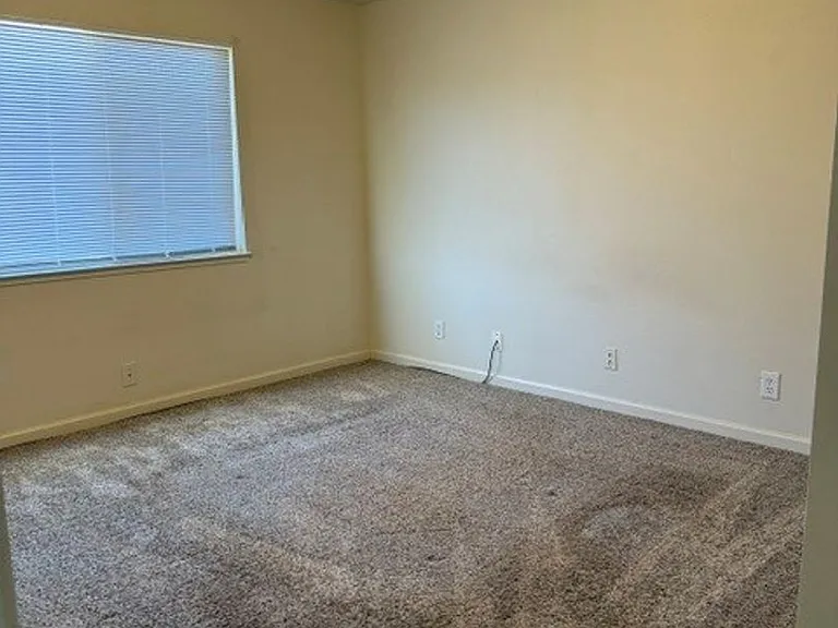4172 Gordon St — Photo 13
