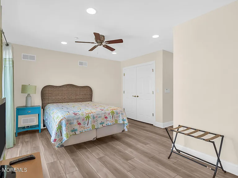 21 Blaine Ave #11 — Photo 25