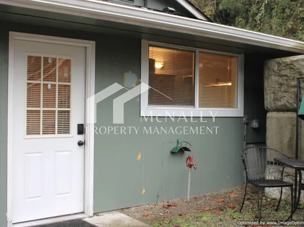 (undisclosed Address), Olalla, WA 98359