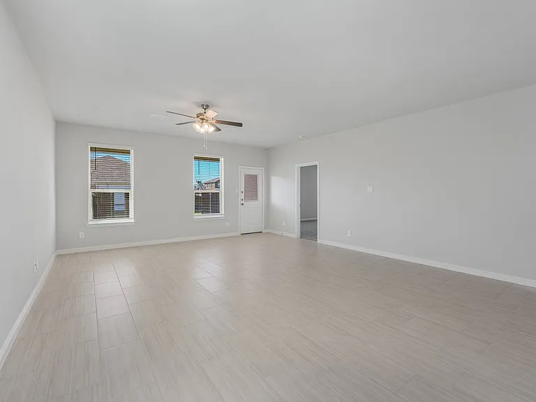 106 Daffodil Ln — Photo 9