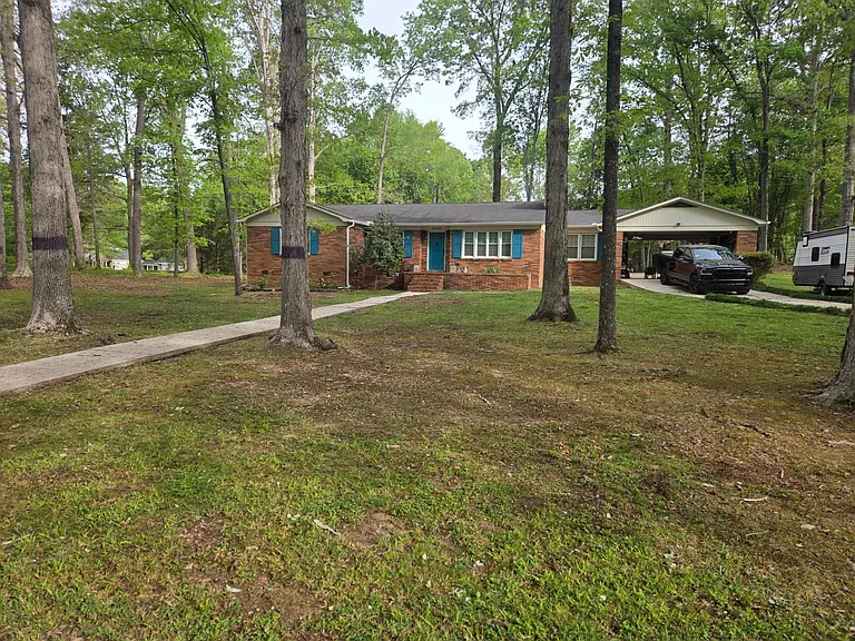 1010 Sherwood Cir — Photo 56