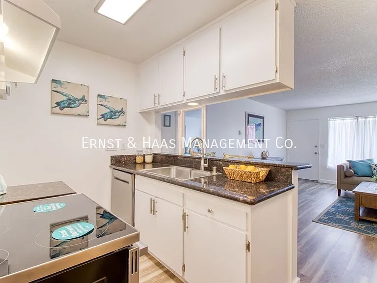 5500 Ackerfield Ave #307 — Photo 9