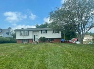 813 Bangor Rd, Nazareth, PA 18064