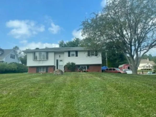 813 Bangor Rd, Nazareth, PA 18064