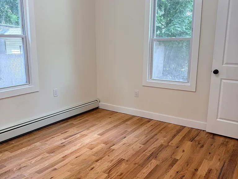 207-209 Hansbury Ave #1 — Photo 5