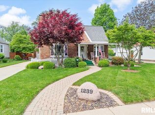 1239 Monument Ave, Springfield, IL 62702