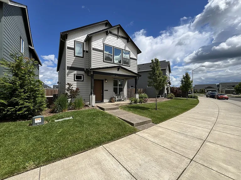 1066 S 29th Blvd — Photo 3