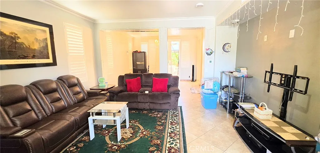 5 bed, 3.5 bath, 1773 sqft, $4,700 — Photo 3