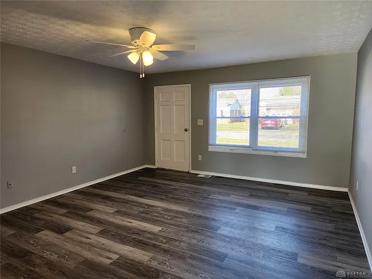 1633 Reid Ave — Photo 5