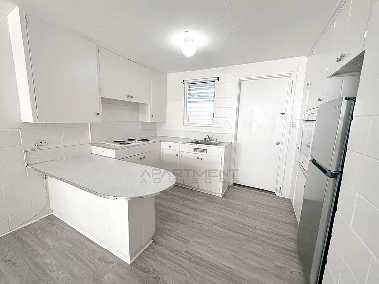 1313 Rycroft St — Photo 3