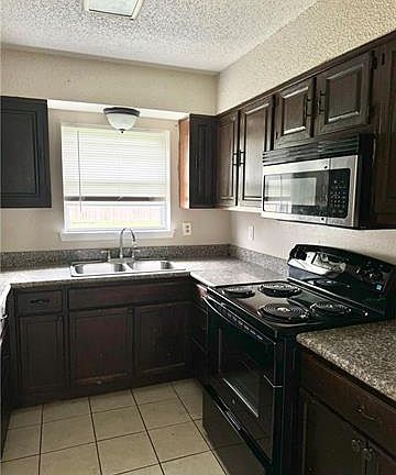 2nd image of 416 Camelia Ave