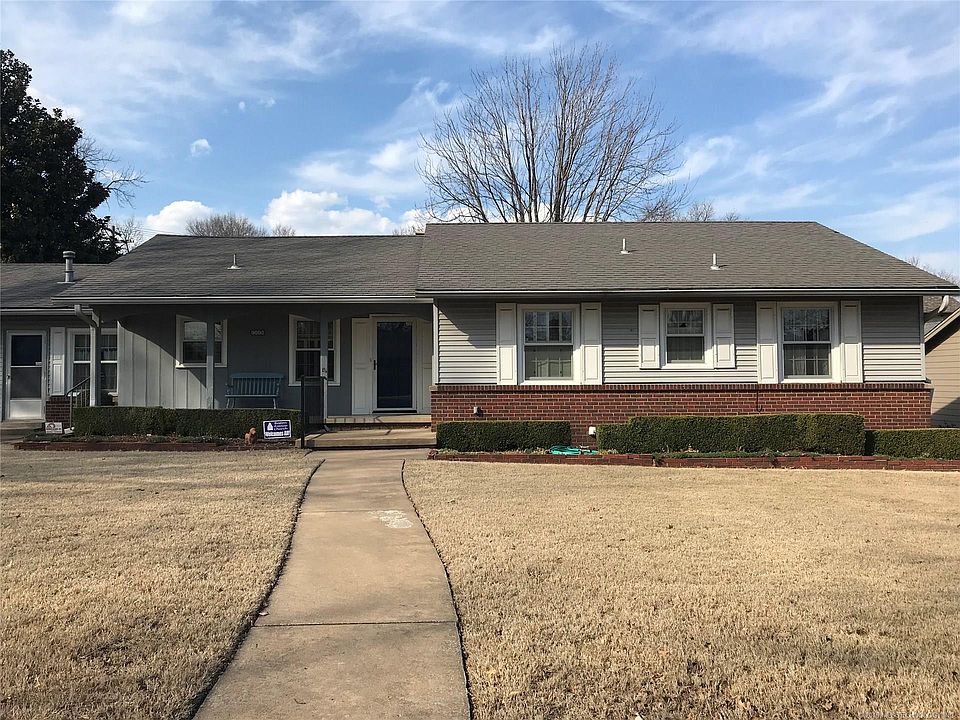 2nd image of 2825 E 28th St