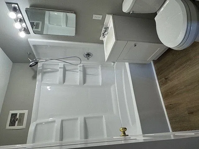 2bed/1bath apartment available! — Photo 3