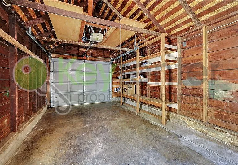 2933 27th St — Photo 35